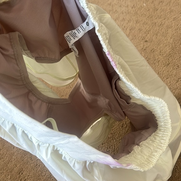 Lululemon size 10 2.5 inch low-rise hotty hots! - Picture 6 of 6